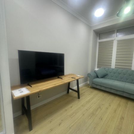 Comfortable Apartment In Central Of Алма Ата Екстериор снимка