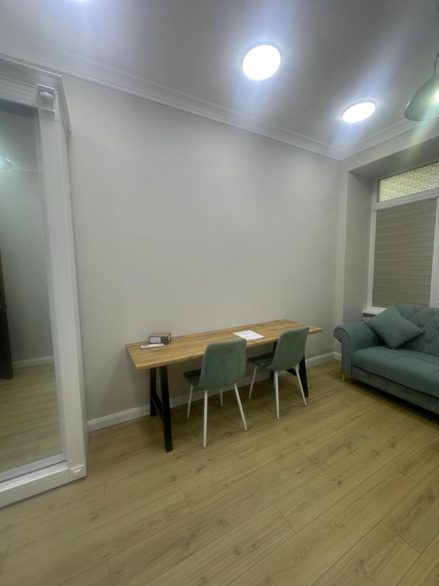 Comfortable Apartment In Central Of Алма Ата Екстериор снимка